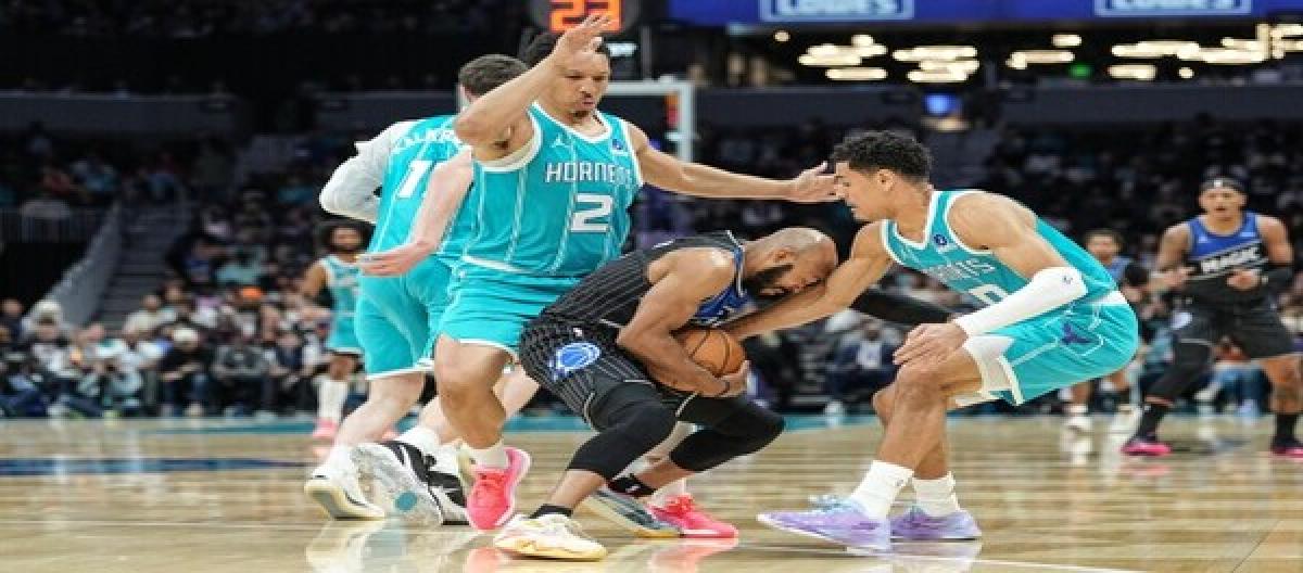White scored 27 points as the Hornets easily defeated the Magic 130-111. White scored 27 points as the Hornets easily defeated the Magic 130-111.