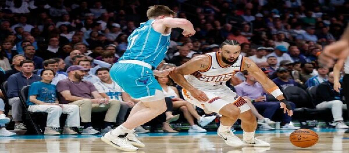 Green's 25 points weren't enough to salvage a 127-107 comeback victory for the Hornets over the Suns.