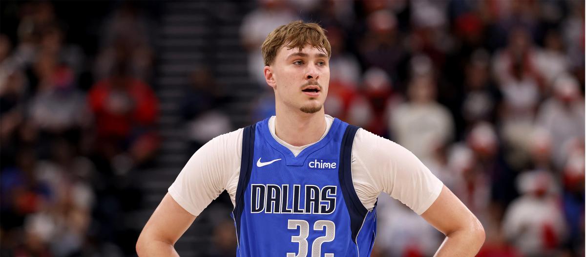 NBA官方：独行侠状元库珀·弗拉格当选本赛季最佳新秀