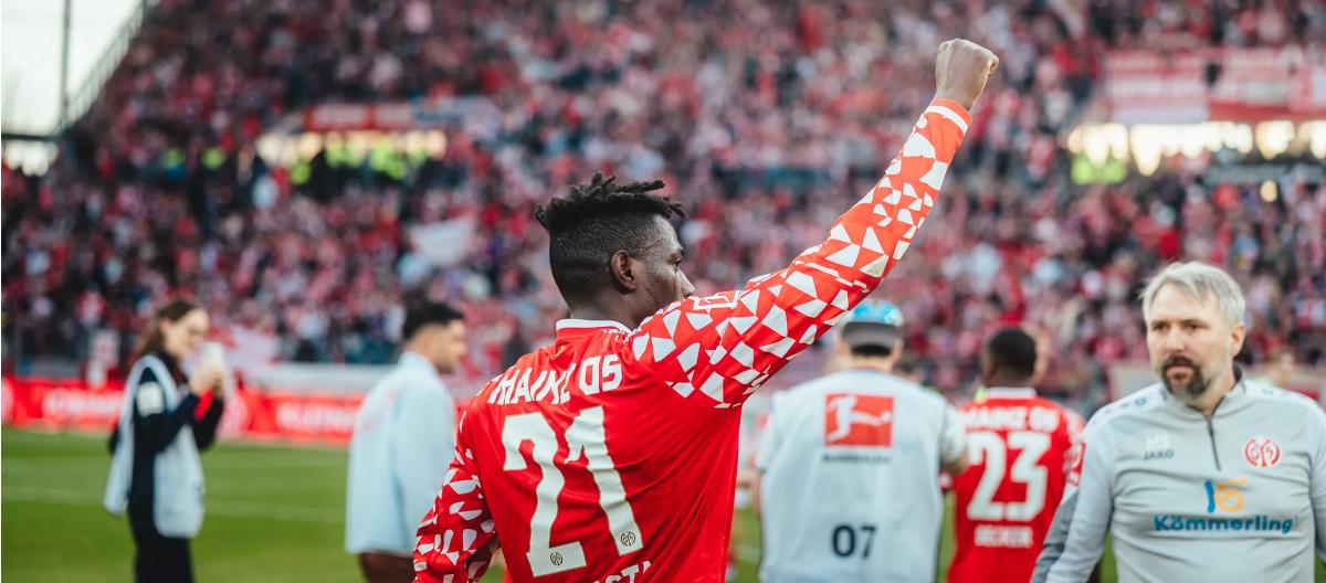 Mainz defender da Costa's contract extension clause has automatically activated, extending his contract until 2027.