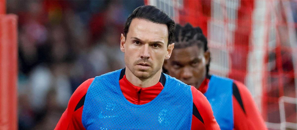 Freiburg defensive midfielder Nicolas Hefler has confirmed his retirement this summer at the age of 36.