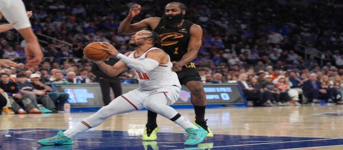 Harden's defensive lapse became the turning point as the Knicks reversed the Cavaliers' lead.