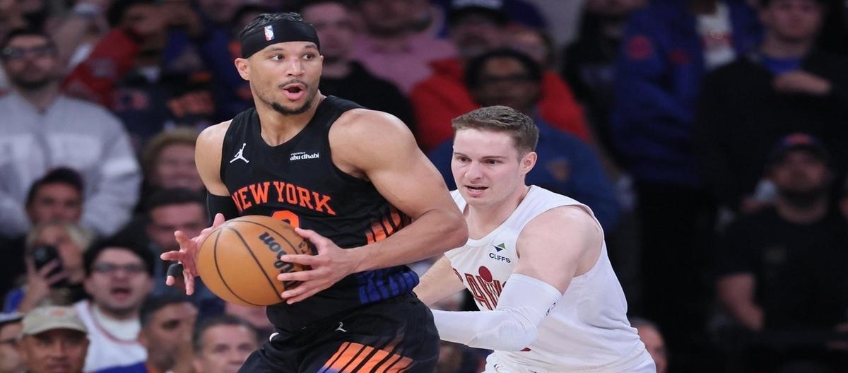 Hart explodes for 26 points as Knicks take a 2-0 lead.