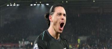 ◤Premier League◢ Darwin Núñez scores two late goals to help Liverpool defeat Brentford with a 0-2 away win..