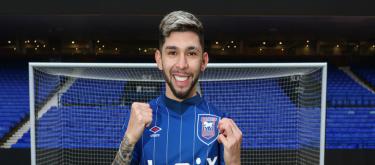 Brighton attacker Julio Enciso joins Ipswich Town on half-season loan