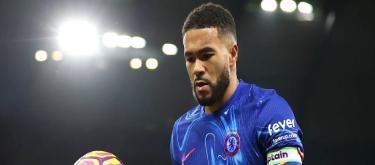 里斯·詹姆斯对球队的失利感到沮丧，但他认为唯一的方法是继续前进