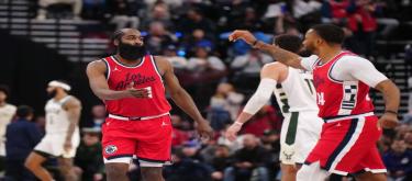 哈登助攻数升至NBA历史第13位 总助攻数接近8000大关
