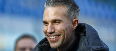 Feyenoord reached agreement with Heerenveen to appoint former Arsenal legendary forward Robin van Persie as its new head coach..