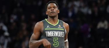 安东尼·爱德华兹第16次技术犯规，被自动禁赛一场