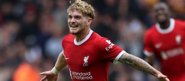 埃利奥特会因为无法获得上场机会而感到愤怒和沮丧，但尊重主帅的决定