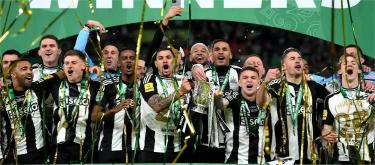 英格兰联赛杯——1比2战胜利物浦　纽卡斯尔夺冠