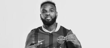 浙江外援，加蓬国脚中锋阿隆·布彭扎坠楼身亡，享年28岁..