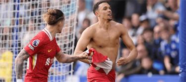 Premier League - Alexander-Arnold scores as Liverpool beat Leicester 1-0