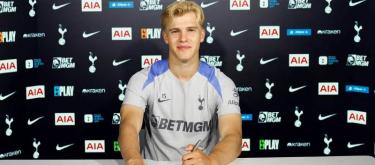 Tottenham's Lucas Bergivall extends contract until 2031