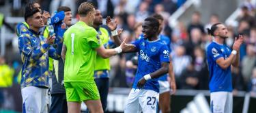 Ashley Young believes the team's team spirit was fully demonstrated during the game