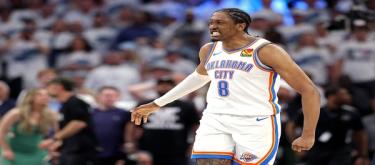 莱昂纳德达成历史纪录：连续三季20+5+1断且三分40%+，NBA历史第二人