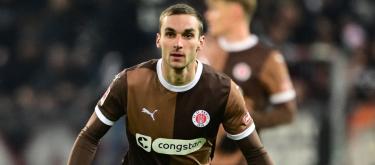 St. Pauli extends New York City's American international defensive midfielder James Sands for another season..