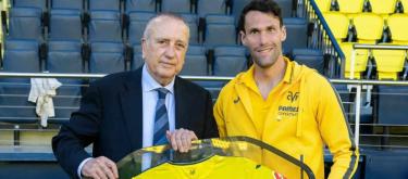 Alfonso Pedrazada reaches 200th appearance for Villarreal
