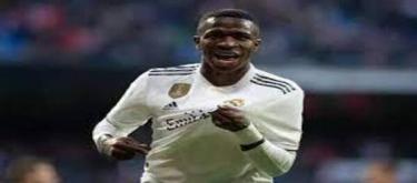 Brazil beat Paraguay at home and advanced to the World Cup ahead of schedule, continuing its perfect attendance record