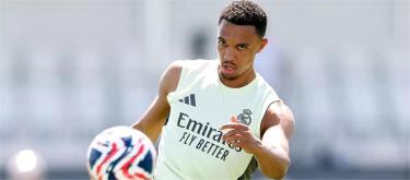 Arnold is trying to adapt to the new environment and is grateful for the help of his teammates