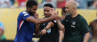 Chelsea advances to the quarterfinals of the Club World Cup with difficulty. Maresca says the team is in trouble after the game was interrupted