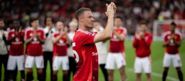 Manchester United defender Jonny Evans announces retirement