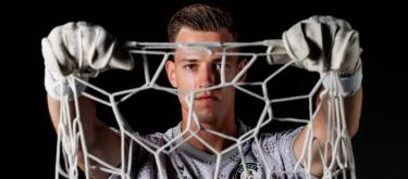 布里斯托尔城租借签下曼联门将拉德克·维特克