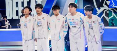 英雄联盟：IG官博被网民轰炸，RNG双雄被骂，wei个人失误多。