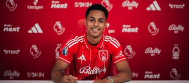 Omari Hutchinson joins Nottingham Forest on a five-year contract