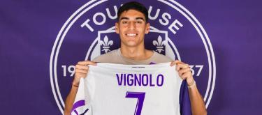 Toulouse officially announces the signing of striker Julien Vignolo