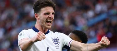 Premier League star Richards praised Rice's passing ability