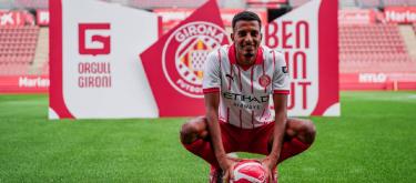 Azzedine Onahí hopes to continue playing for Girona, improving his game and growing as a player.
