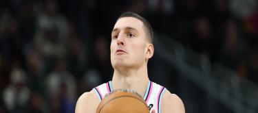 沙姆斯：热火已与尼古拉·约维奇达成4年提前续约合同，总价值6240万美元