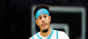 勇士官宣裁掉塞思·库里，待下个月重新签回他