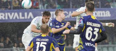 意甲联赛——泽林斯基建功　国际米兰2比1战胜维罗纳