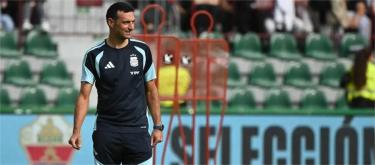 To observe the players' performance, Scaloni stated that he would field different lineups for the friendly matches.