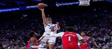 Black scored 31 points as the Magic cruised to a 144-103 victory over the 76ers.