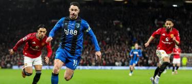 亚当·史密斯高度评价了球队在比赛中所体现出的坚韧意志和顽强斗志