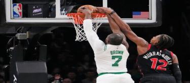 Pritchard scored 27 points to give the Celtics a 125-117 victory over the Raptors.