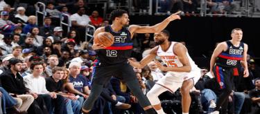 Jenkins led the Pistons to a 118-80 victory over the Knicks with 18 points.