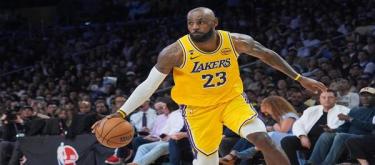 穆迪空砍25分 湖人以105-99战胜勇士