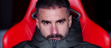 由于与前队友兼临时主教练阿尔瓦罗·阿尔韦罗亚的关系恶化，心怀不满的丹尼·卡瓦哈尔可能离开皇家马德里。