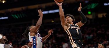 约翰逊35分表现抢眼 老鹰以125-116拿下76人