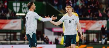 尼古拉斯·塞瓦尔德在比赛伤停补时阶段攻入制胜球，帮助奥地利队获胜