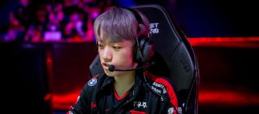 League of Legends: Only two members of the original T1 roster remain. Support Keria has renewed his contract for three years and will play alongside mid laner Faker until retirement.