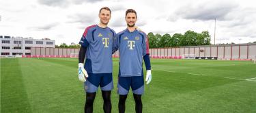 Official announcement: Bayern Munich extends contracts with goalkeepers Neuer and Ulreich until June 2027.